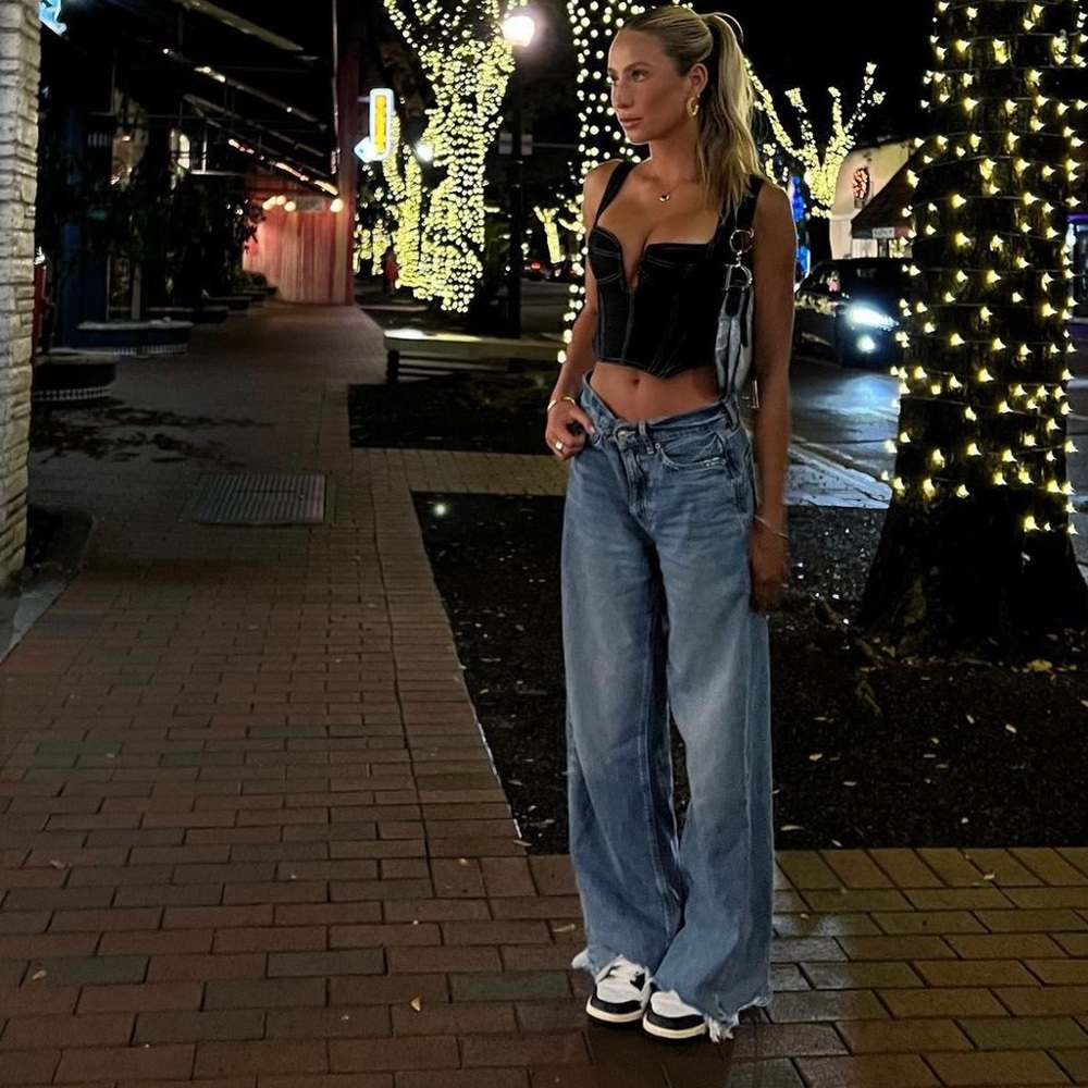 American Eagle Super High Waisted Baggy Wide Leg Jean